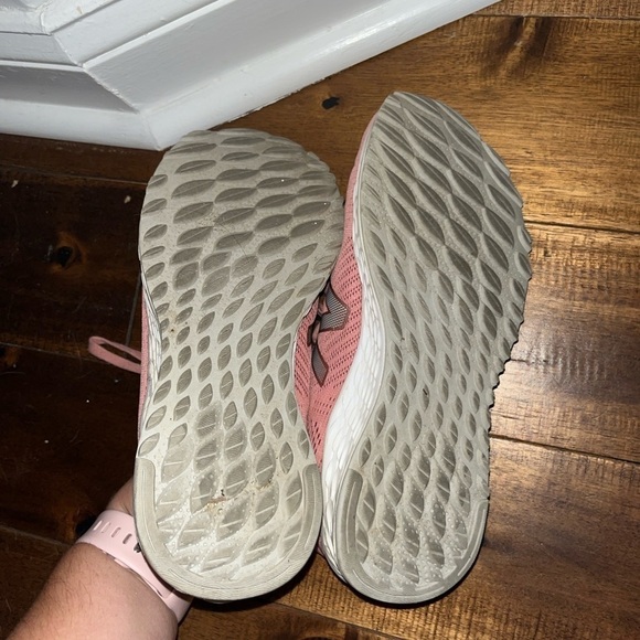 NEW BALANCE Arishi Fresh Foam Women US 8 Running Training Pink Shoes - Picture 8 of 10